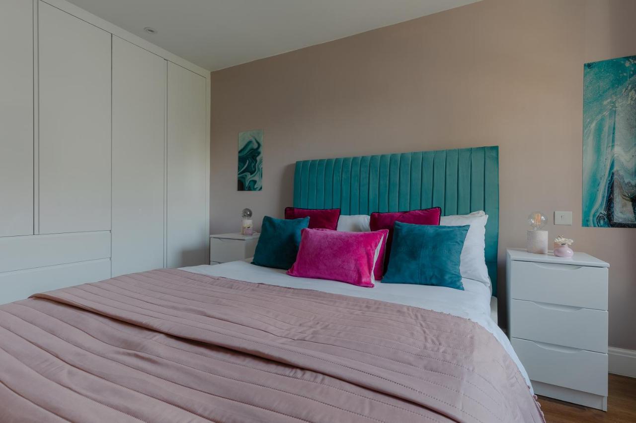 Notting Hill & Hyde Park Exclusive West-End Serene Designer Family Home 5Bed4Bath Лондон Экстерьер фото